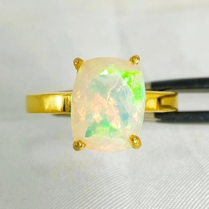 Äthiopischer natürlicher Opal-Edelsteinring, 14k solider Goldring, AAA-Opalring, Opalring im Smaragdschliff, Oktober Birthstone Ring, Hochzeitsgeschenke Ring
