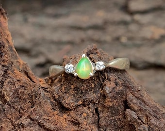 Anillo de plata de ley 925 con ópalo etíope, joyería bohemia, anillo llamativo hecho a mano, joyería solitaria para el Día de la Promesa, regalo para mujer.