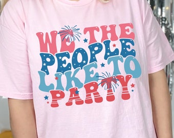 Maglietta retrò del 4 luglio Maglietta divertente del 4 luglio Regalo patriottico americano alla moda Noi, la gente, amiamo fare festa Maglietta Festa negli Stati Uniti Maglietta