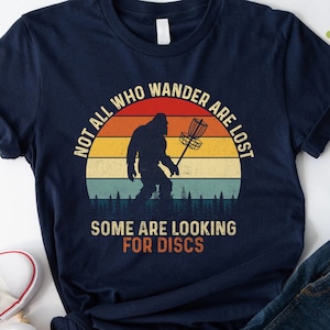 Camiseta divertida de disc golf, camiseta vintage de disc golf, camiseta Bigfoot, sudadera de disc golfista, sudadera con capucha de papá golfista, camiseta de frisbee para esposo, regalo sarcástico de golf