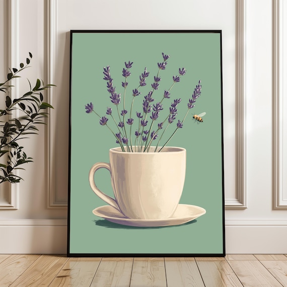 Lavendel Poster für Küche | Vintage Blumenbild | Lila Wandkunst mit Tasse | Botanisches Kunstwerk | Deko im Landhausstil | Landhaus Wanddeko