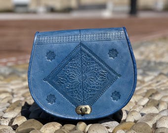 Elegant Blue Leather Crossbody Bag – Minimalist Half Moon Bag – Handmade Women’s Shoulder Bag – Chic Summer Outfit Bag