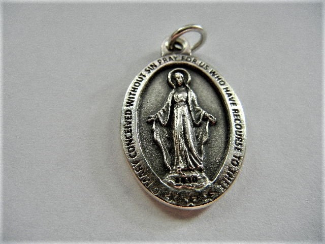 Aluminum Miraculous Medal > Silver Oxidized