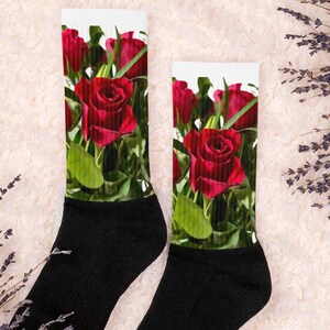 Red Rose Crew Socks: Cushioned Bottom, Floral Print