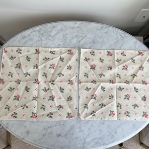 Pair of New/Old Stock Vintage Cotton Christmas Holly Napkins