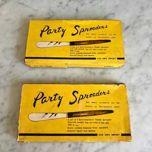 Mid century (1950&#39;s-mid 1960&#39;s) 6 Pc Party Spreaders/Knifes Set In Original Box