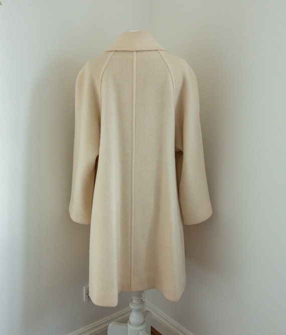 コート Burberry Cream Wool Blend Montgomery Burberry Cream Wool Blend Montgomery Coat – LOZURI®