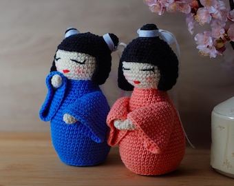 Entzückende Kokeshi Doll Häkelanleitung - DIY Toy Project - Instant Download