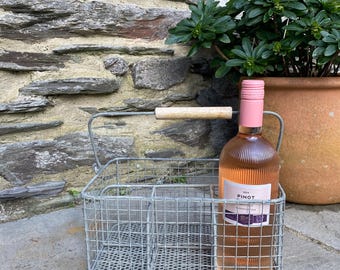 Antique Grey Vintage Charm Wire Kitchen/Wine/Bottle/Cutlery Organiser. (Bottle not included)
