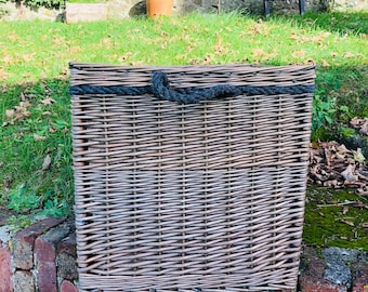 Gorgeous Extra Large Antique Wash Square Willow Log/Storage Basket With Hessian Lining & Rope Handles