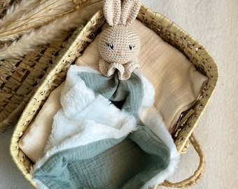 Doudou lapin crochet vert eau - Doudou personnalisé - Doudou crochet - Cadeau naissance - bébé