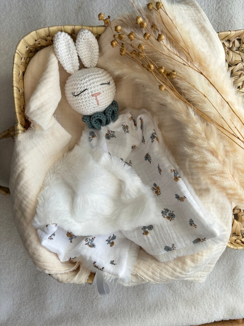 Doudou personnalisé lapin Lison crochet Doudou personnalisé Doudou crochet Cadeau naissance Doudou bébé image 3
