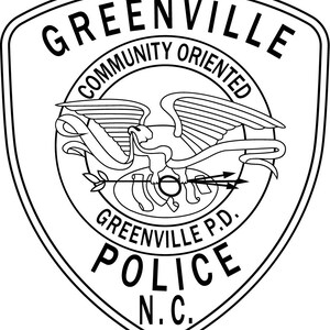 Puede incluir: Ilustración en blanco y negro de una placa de policía con las palabras "Greenville Police N.C." y "Community Oriented" alrededor de un águila estilizada con flechas.
