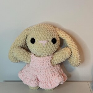 crochet bunny in a dress