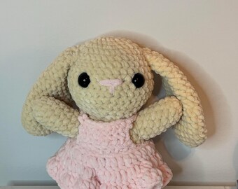 crochet bunny in a dress