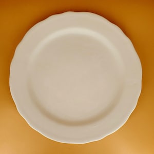 Plato grande - Cerámica bizcochada moldeada por colada - Listo para pintar - Sin acabado o personalizable