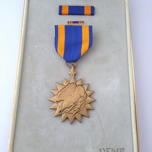 Air Medal with case