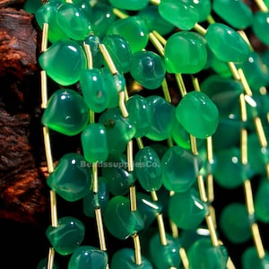 Green Onyx Smooth Drops Shape Briolette Beads, Natural Gemstone drops Beads 3x4 to 4x6 mm 8" Strand