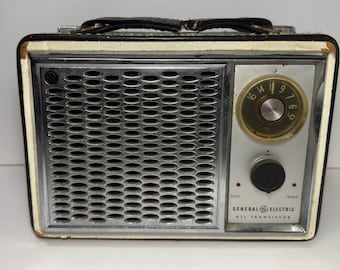 1950s General Electric P-875D Superheterodyne AM Transistor Radio Untested
