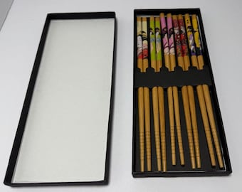 Set of 5 Bamboo Chopsticks Asian Japanese Geisha Design