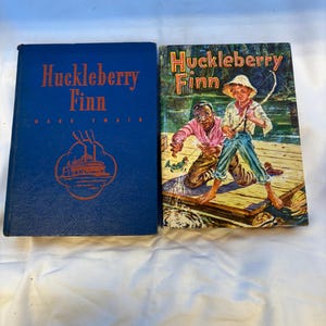 Inbunden vintagebok Huckleberry Finn av Mark Twain Books (set om 2)