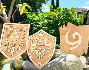 Zelda Sheilds, Deku Sheild, Hyrule, Hero shield. Wooden Zelda shields, Replicas, Cosplay, Zelda, Display Ornaments