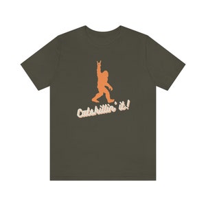 Catskills BIGFOOT CATSKILLIN&#39; IT Unisex Short Sleeve Tee. Camping shirt. Hiking shirt. Adventure shirt.