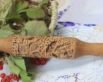 Rolling pin -for dough, rolling pin for cookies with a pattern of pomegranate flowers