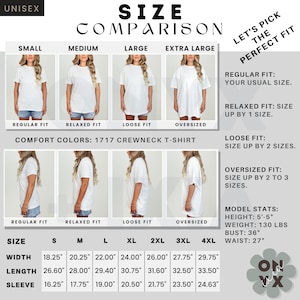 Pu&ograve; includere: Tabella di confronto taglie per una t-shirt girocollo unisex. Il grafico mostra diverse vestibilit&agrave;: regolare, rilassata, ampia e oversize. Misure in cm per larghezza, lunghezza e lunghezza manica per taglie S-4XL. Modella: 165cm, 130 lbs, 91cm busto, 69cm vita.