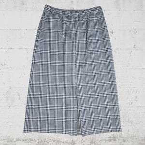 1980s Vintage Black White Houndstooth Retro Midi Pencil Skirt Size 10 Made in the USA Houndstooth Skirt
