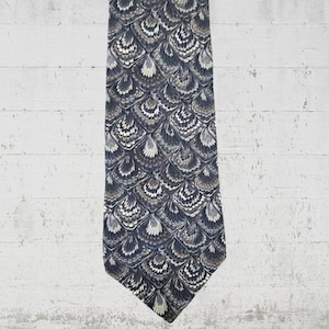90s Vintage Henry Grethel Olive Green Silk Necktie | Curly Feather Abstract Print | Made in USA | 4&quot; Wide x 57&quot; Long Men&#39;s Tie
