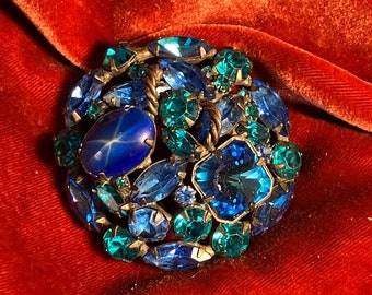 Broche vintage Stunner en heliotropo, aguamarina y azul con zafiro estrella falso y heliotropo rivoli