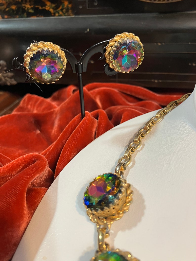Schiaparelli Demi-Parure, Watermelon Headlight Necklace, Brooch & Earrings in Medium Vitrail image 10