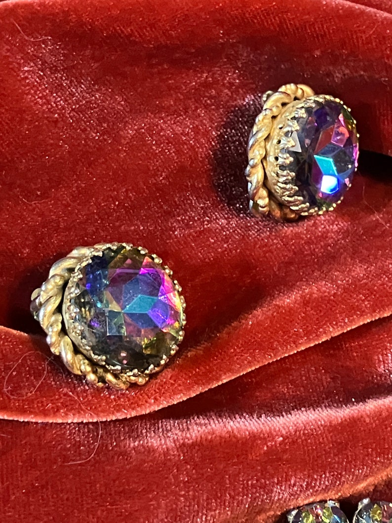 Schiaparelli Demi-Parure, Watermelon Headlight Necklace, Brooch & Earrings in Medium Vitrail image 8