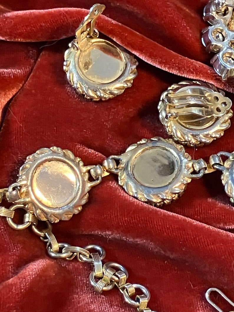 Schiaparelli Demi-Parure, Watermelon Headlight Necklace, Brooch & Earrings in Medium Vitrail image 9