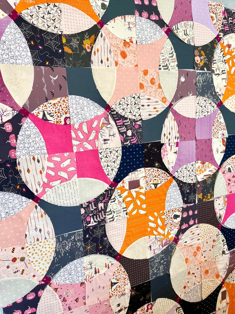 Spotlight Quilt Pattern PDF, Modern Circle Quilt Pattern, Curved Piece