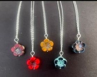 Large Hawaiian Flower Czech Bead Necklace