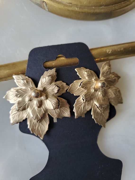 Vintage Sarah Coventry 1956 Golden Maple Clip Earr