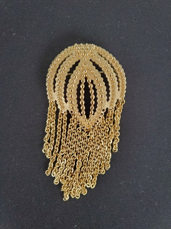 Large Vintage Monet Signed Gold Tone Tassel Brooch - image 5