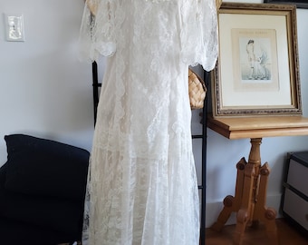 1960’s Vintage White Lace Boho Gilberti Cocktail Dress, MCM Wedding Dress