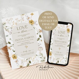 K&ouml;nnte beinhalten: Eine florale Einladung zur Bridal Shower mit einem Aquarelldesign mit gelben und wei&szlig;en Blumen. Die Einladung lautet "Love in Bloom" und enth&auml;lt den Namen der Braut, Olivia Garcia, das Datum und die Uhrzeit der Shower sowie die Adresse. Die Einladung enth&auml;lt auch eine Telefonnummer f&uuml;r die RSVP.