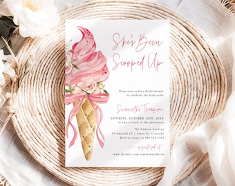 Invitación "She's Been Scooped Up", invitación para despedida de soltera con forma de bola de helado, tema de despedida de soltera con cono de helado, invitación para despedida de soltera con lazo rosa, SU