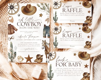 Op de afbeelding: Een babyshower uitnodigingsset met een cowboythema met illustraties van een bruine hoed, wagenwiel, cactus, paard en laarzen. De tekst luidt A little COWBOY IS ON THE WAY, Diaper RAFFLE en books FOR BABY met evenementdetails.