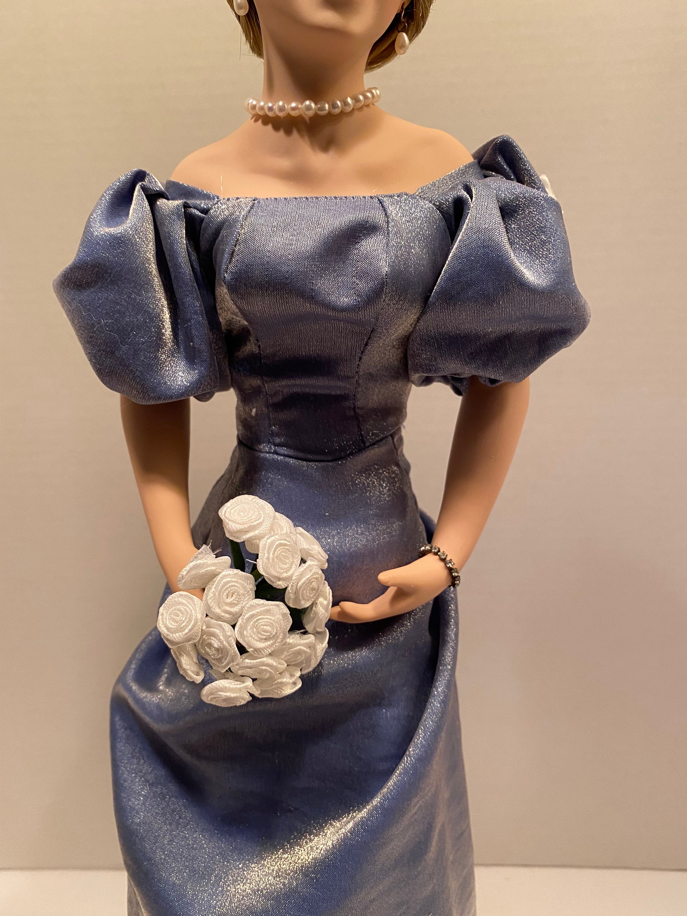 Princess Diana the Queen of Hearts Porcelain Doll William Tung With Box COA - Etsy Princess Diana the Queen of Hearts Porcelain Doll William Tung With Box COA - Etsy