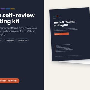 Könnte beinhalten: Ein digitales Dokument mit dem Titel The Self-Review Writing Kit, bestehend aus einem dunkelblauen Deckblatt mit weißem Text, einem orangefarbenen Button mit der Aufschrift Not a tracker. The words. und Listen. Es umfasst 22 Seiten im A4-Format.