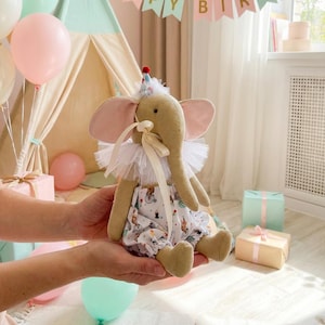 Olifant naaipatroon PDF DIY knuffeldier speelgoed Low Sew Circus-stijl pluche pop