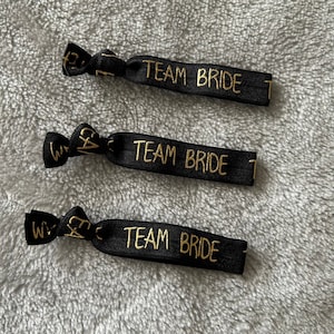 Equipe Noiva e Pulseiras de Noiva | Equipe Noiva | Presente de noiva | Casamento e festa de despedida de solteira | Festa de despedida da tribo da noiva | Acessórios para galinhas | Tribo Noiva