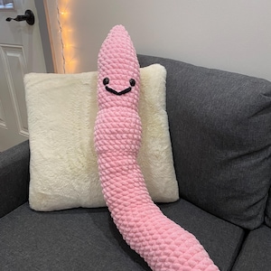 Easy crochet worm PDF pattern!