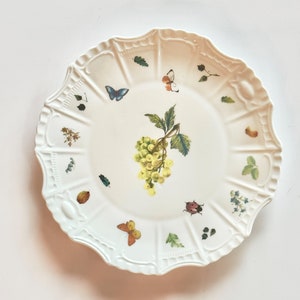 Handcrafted from the fruit collection 10&quot; porcelain grape plate