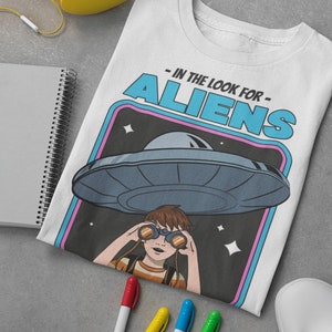 In The Look For Aliens The Truth is Out There X-Files ET Geek Nerd SETI UFO Star Wars Tshirt